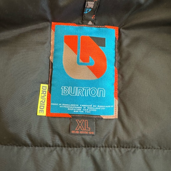 Burton Camo Snowboard Jacket - Picture 6 of 8